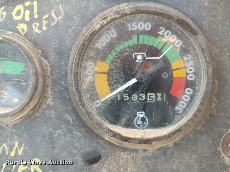 image for item DQ0357 Case 1570 Agri King  tractor