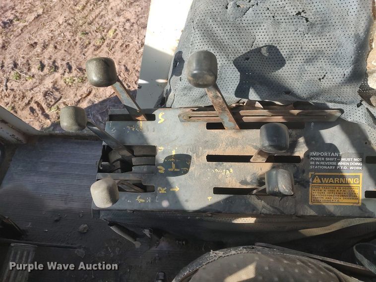 image for item DQ0357 Case 1570 Agri King  tractor