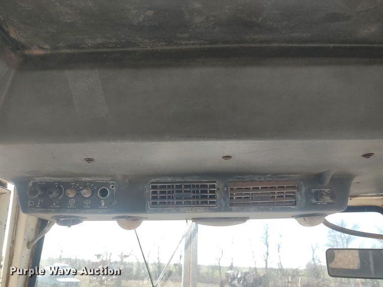 image for item DQ0357 Case 1570 Agri King  tractor