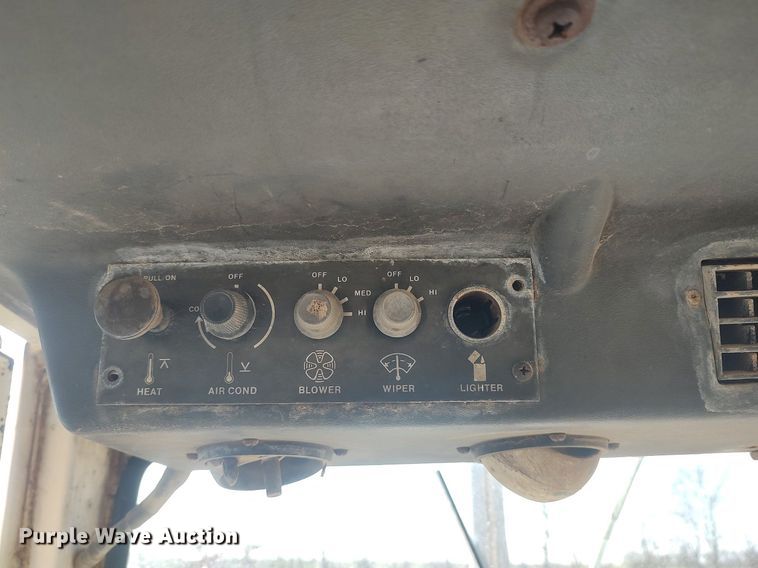 image for item DQ0357 Case 1570 Agri King  tractor