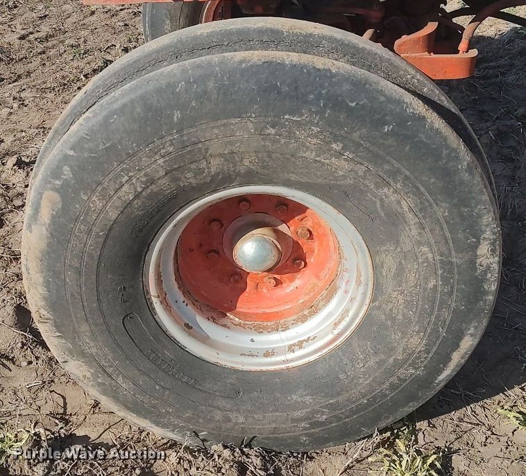 image for item DQ0357 Case 1570 Agri King  tractor