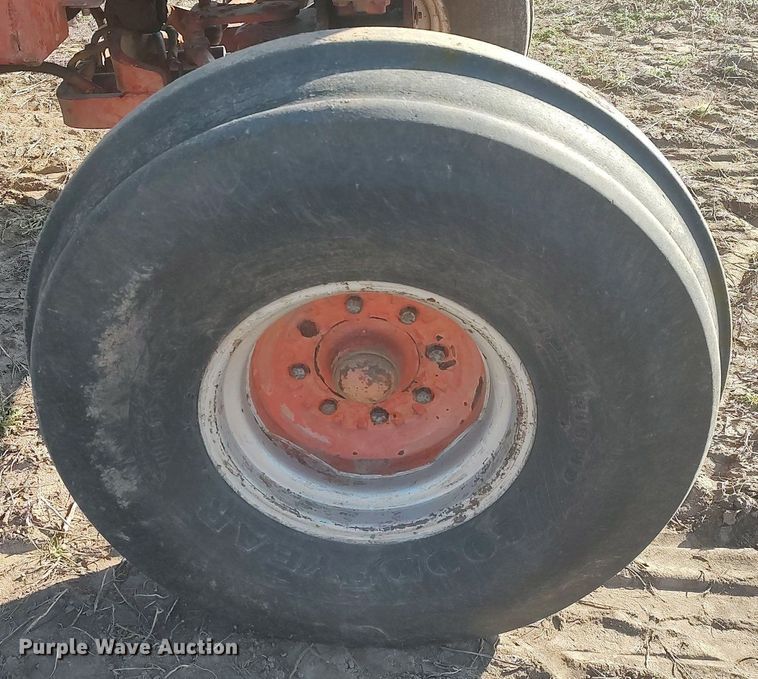 image for item DQ0357 Case 1570 Agri King  tractor