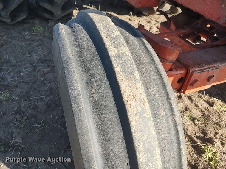 image for item DQ0357 Case 1570 Agri King  tractor