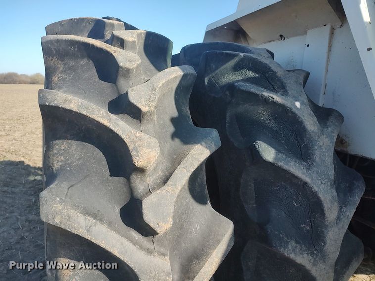 image for item DQ0357 Case 1570 Agri King  tractor