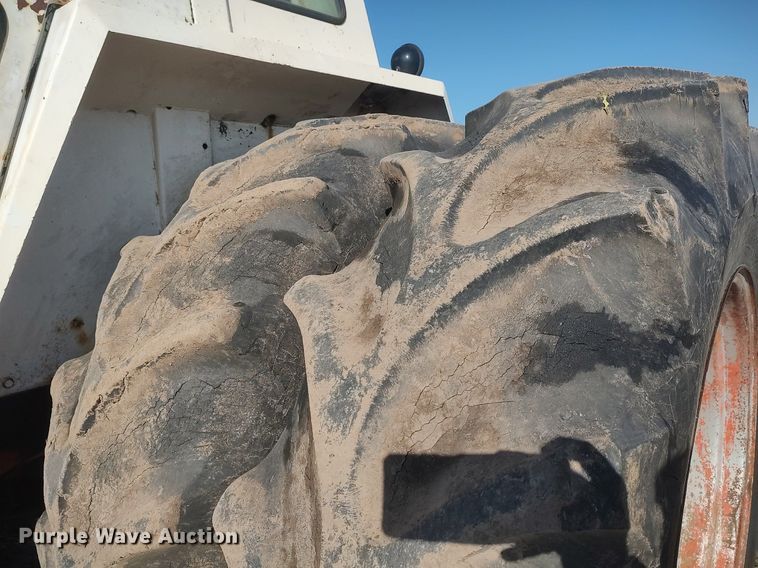 image for item DQ0357 Case 1570 Agri King  tractor