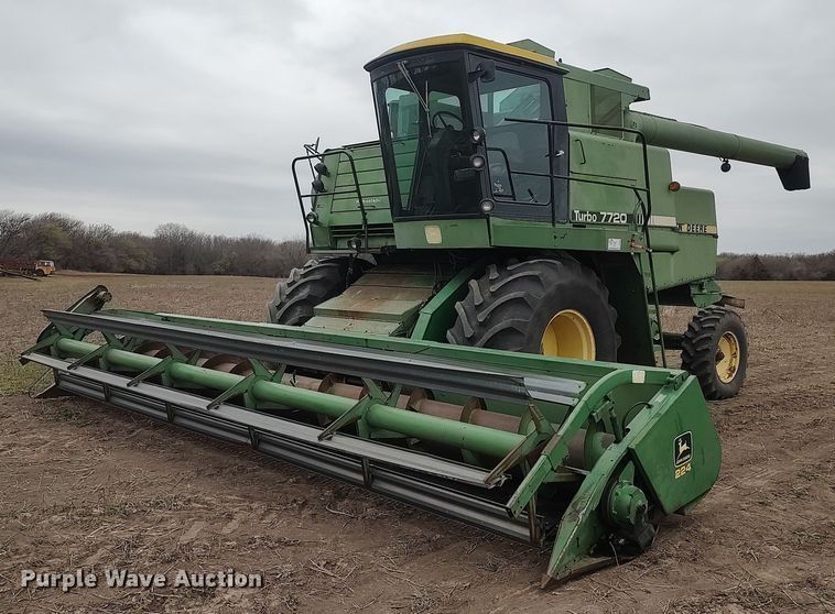 image for item DQ0358 1984 John Deere 7720 Turbo  combine