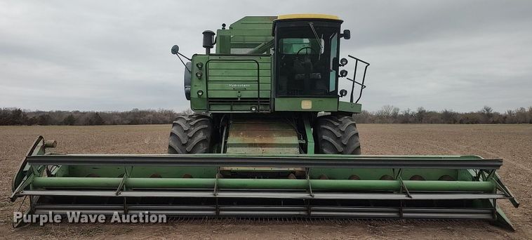 image for item DQ0358 1984 John Deere 7720 Turbo  combine