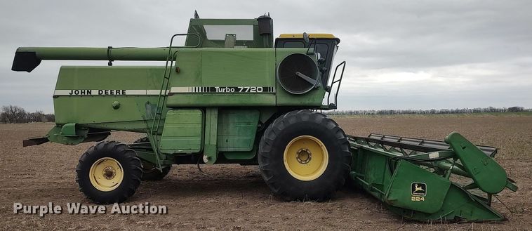 image for item DQ0358 1984 John Deere 7720 Turbo  combine