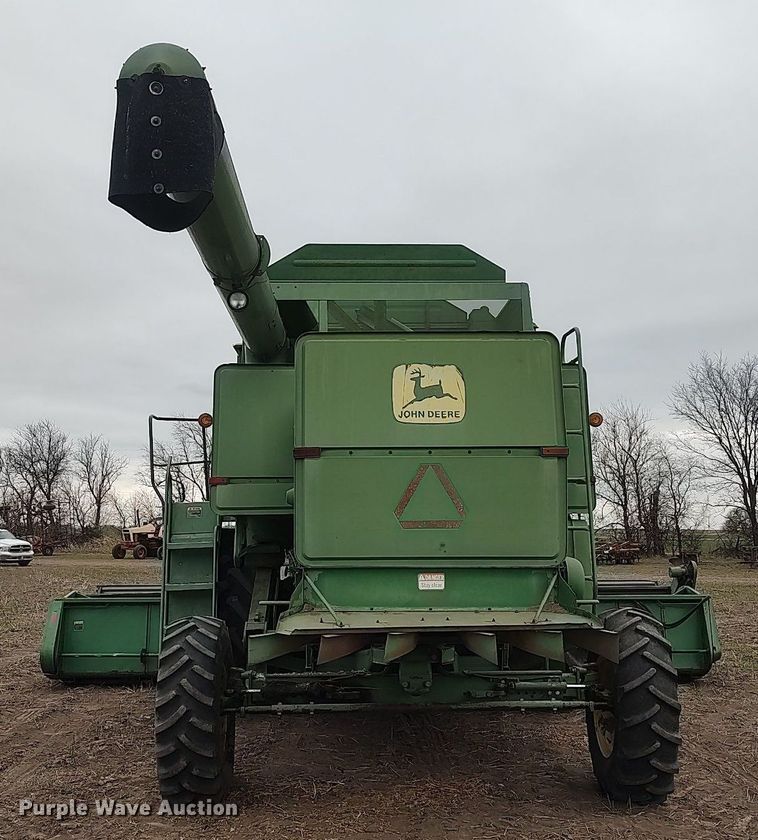 image for item DQ0358 1984 John Deere 7720 Turbo  combine