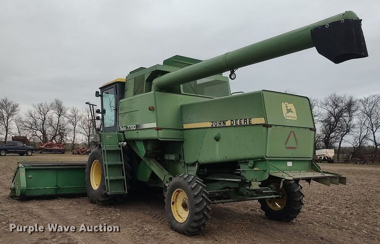 image for item DQ0358 1984 John Deere 7720 Turbo  combine