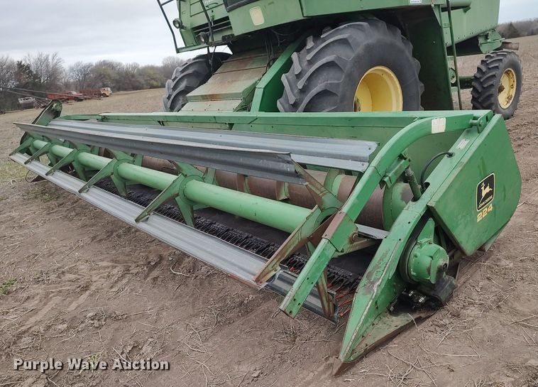 image for item DQ0358 1984 John Deere 7720 Turbo  combine