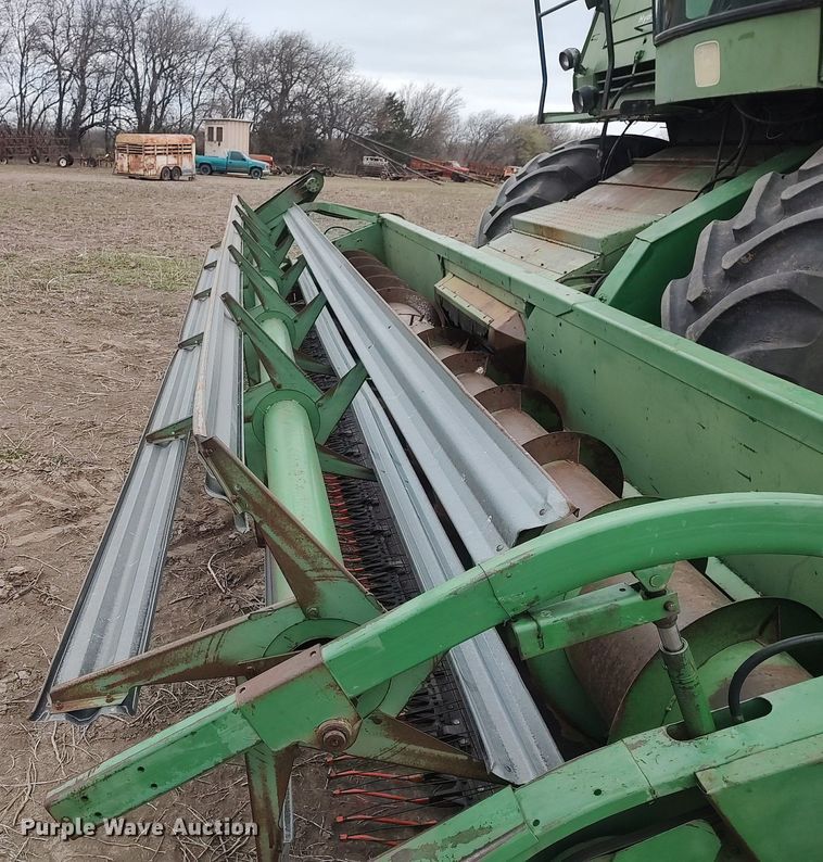 image for item DQ0358 1984 John Deere 7720 Turbo  combine