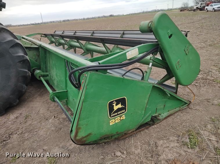 image for item DQ0358 1984 John Deere 7720 Turbo  combine