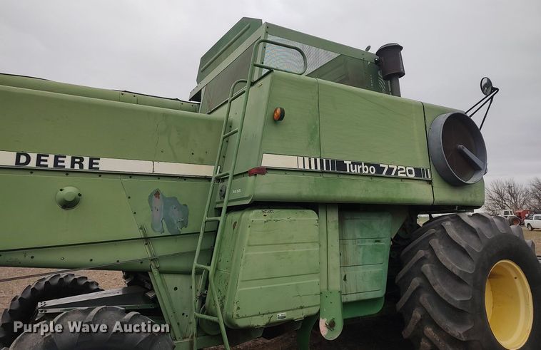 image for item DQ0358 1984 John Deere 7720 Turbo  combine
