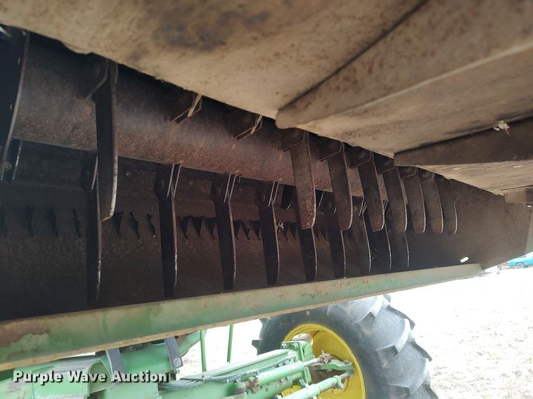 image for item DQ0358 1984 John Deere 7720 Turbo  combine