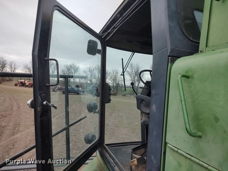 image for item DQ0358 1984 John Deere 7720 Turbo  combine