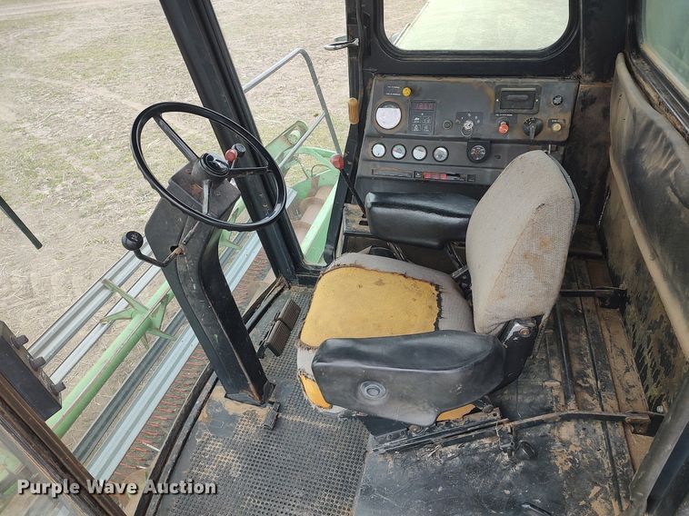 image for item DQ0358 1984 John Deere 7720 Turbo  combine