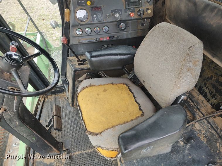 image for item DQ0358 1984 John Deere 7720 Turbo  combine