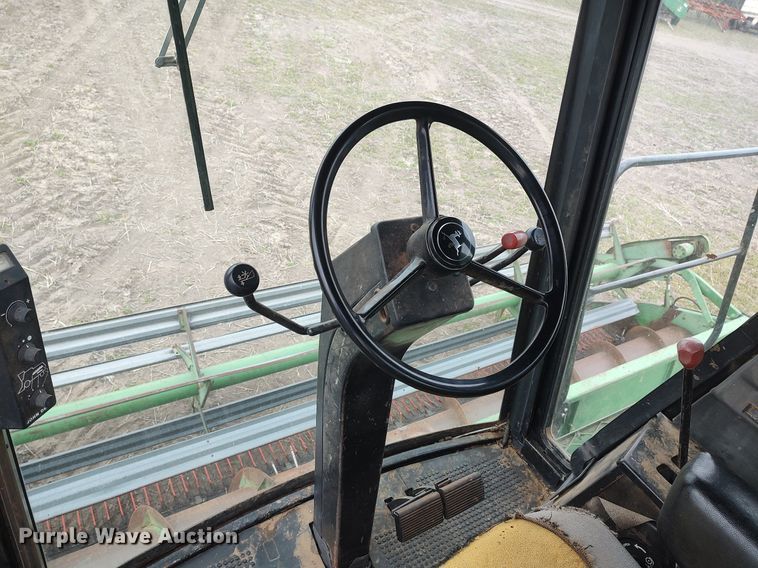 image for item DQ0358 1984 John Deere 7720 Turbo  combine