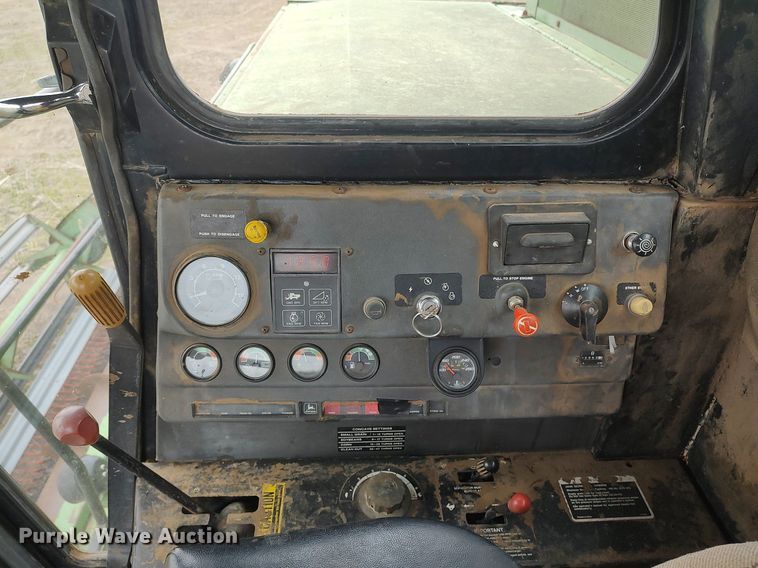 image for item DQ0358 1984 John Deere 7720 Turbo  combine