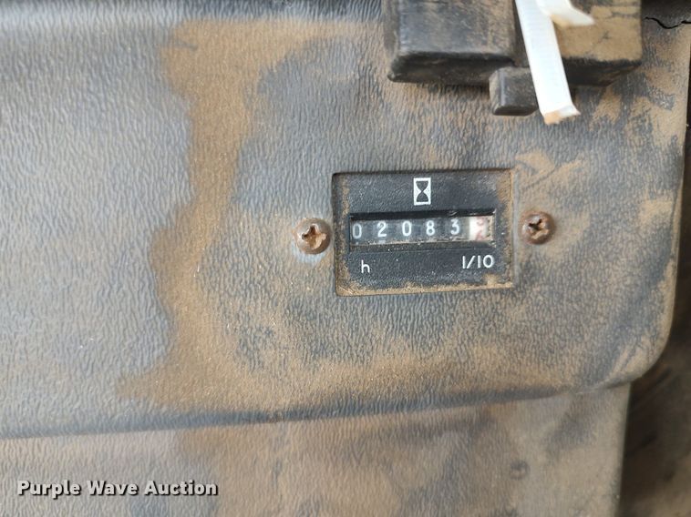 image for item DQ0358 1984 John Deere 7720 Turbo  combine