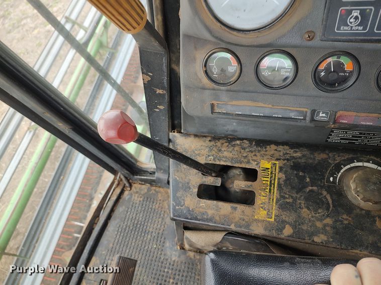 image for item DQ0358 1984 John Deere 7720 Turbo  combine