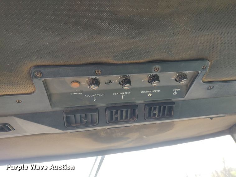 image for item DQ0358 1984 John Deere 7720 Turbo  combine