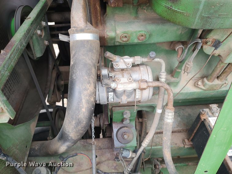 image for item DQ0358 1984 John Deere 7720 Turbo  combine
