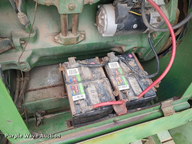 image for item DQ0358 1984 John Deere 7720 Turbo  combine