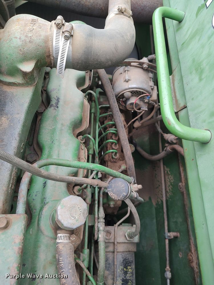 image for item DQ0358 1984 John Deere 7720 Turbo  combine