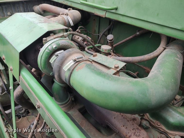 image for item DQ0358 1984 John Deere 7720 Turbo  combine
