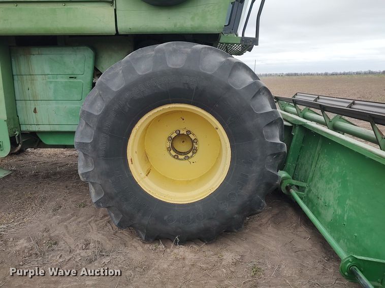 image for item DQ0358 1984 John Deere 7720 Turbo  combine