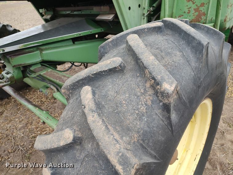 image for item DQ0358 1984 John Deere 7720 Turbo  combine