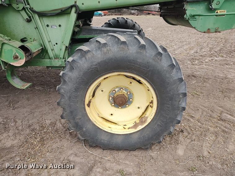 image for item DQ0358 1984 John Deere 7720 Turbo  combine
