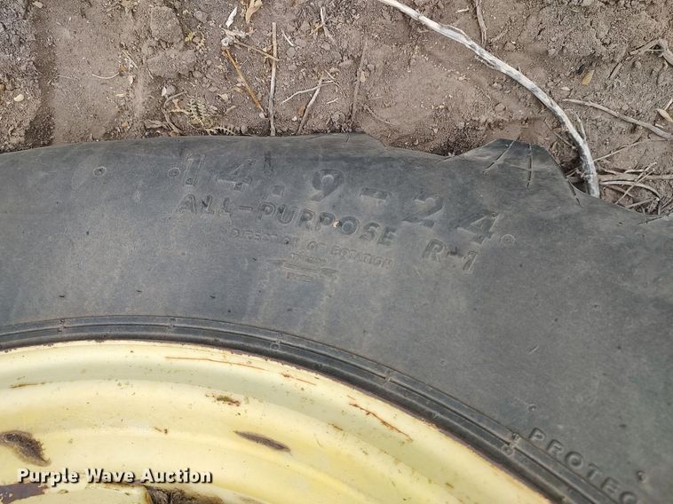 image for item DQ0358 1984 John Deere 7720 Turbo  combine