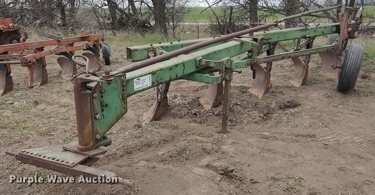 image for item DQ0367 John Deere  five bottom plow