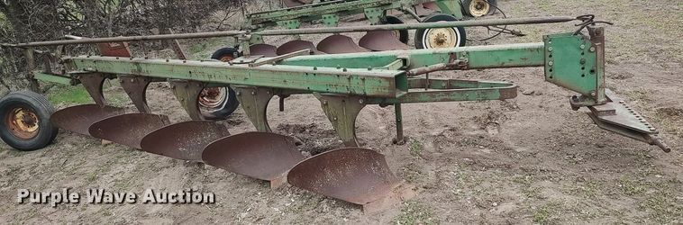 image for item DQ0367 John Deere  five bottom plow
