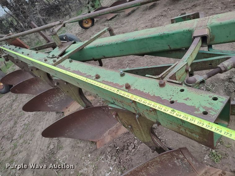 image for item DQ0367 John Deere  five bottom plow