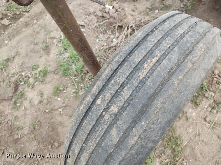 image for item DQ0367 John Deere  five bottom plow