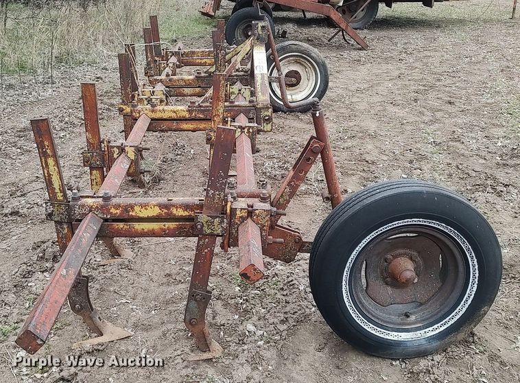 image for item DQ0368 Row crop cultivator