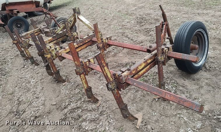 image for item DQ0368 Row crop cultivator