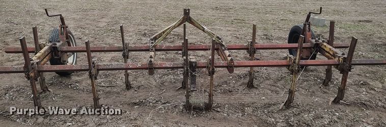 image for item DQ0368 Row crop cultivator