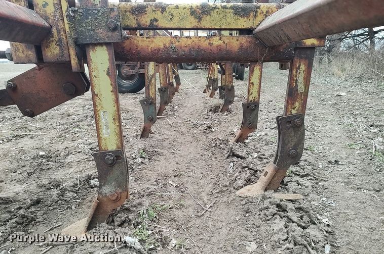 image for item DQ0368 Row crop cultivator