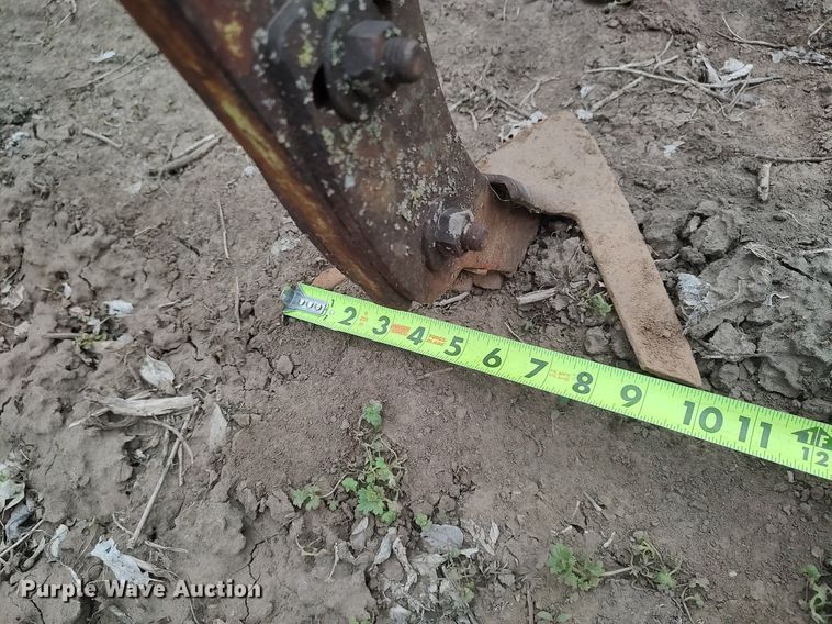 image for item DQ0368 Row crop cultivator