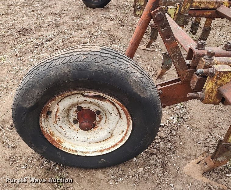 image for item DQ0368 Row crop cultivator