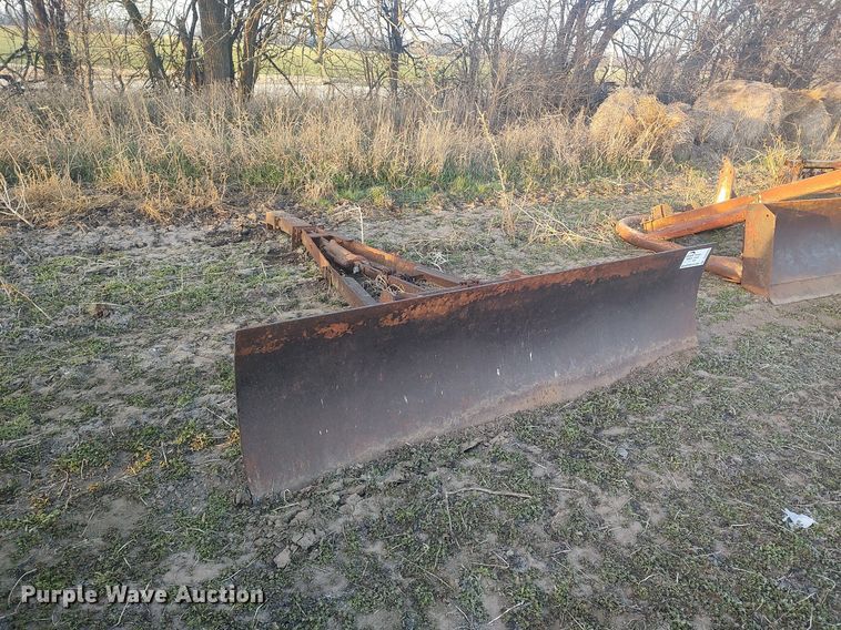 image for item DQ0369 8' W dozer blade