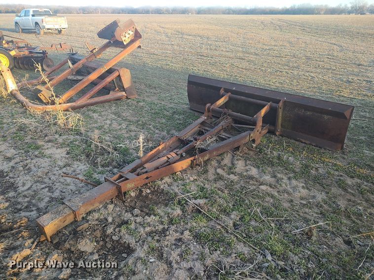 image for item DQ0369 8' W dozer blade