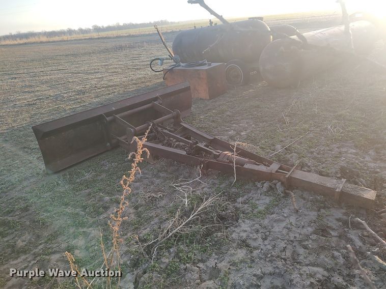 image for item DQ0369 8' W dozer blade