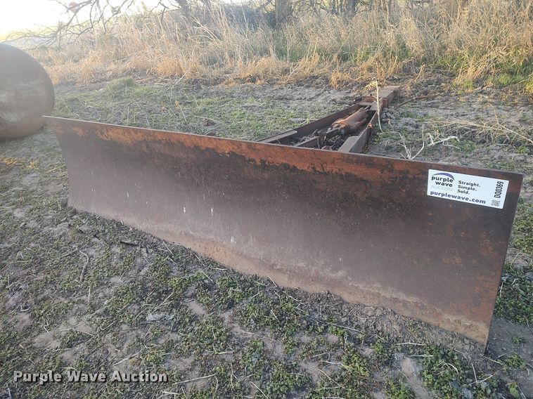 image for item DQ0369 8' W dozer blade