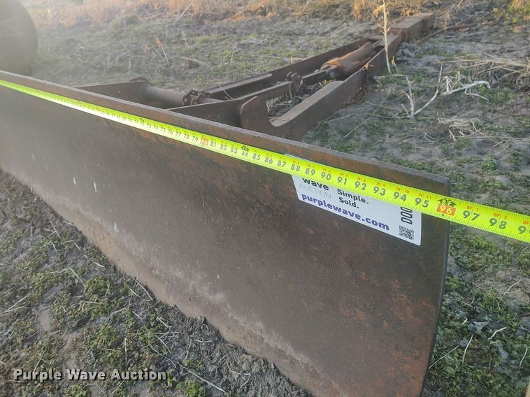 image for item DQ0369 8' W dozer blade